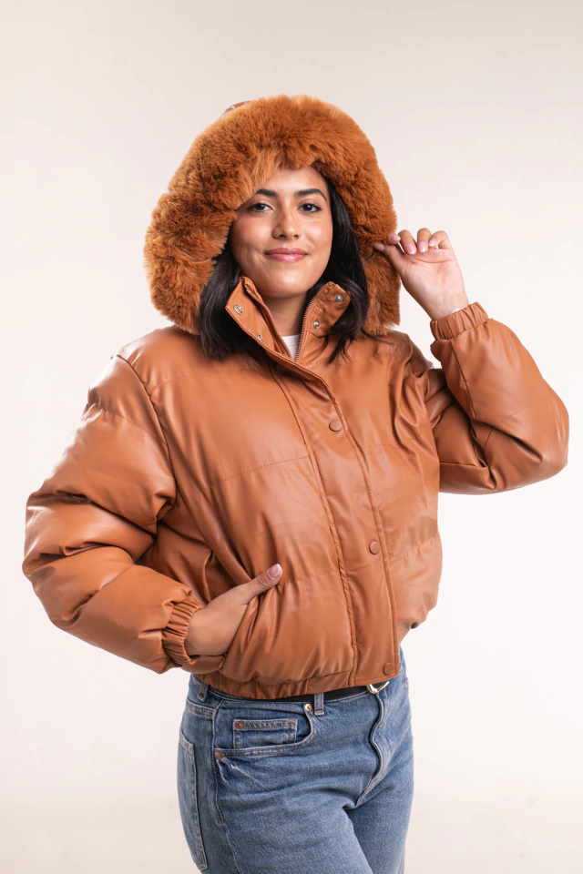 CAMPERA PUFFER CAPUCHA DESMONTABLE